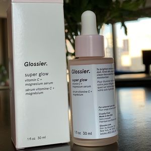 Glossier Super Glow Vitamin C + Magnesium Serum